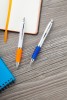 4961c-06 Długopis z ergonomiczną gumą i niebieskim wkładem